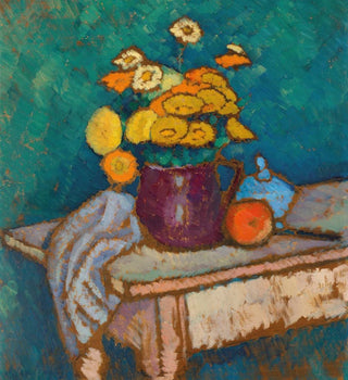 Nature morte avec tissu, fleurs dans un pichet, pomme et récipient sur la table - Alexej von Jawlensky