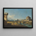 Capriccio mit römischen Denkmälern, einschließlich des Castel Sant'Angelo und des Petersdoms - Bernardo Bellotto — gerahmtes Bild an der Wand