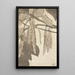 Bourgeon rouge sur fond gris - Hannah Borger Overbeck — gerahmtes Bild an der Wand