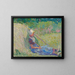 Mädchen, das gegen einen Heuhaufen lehnt - Jan Toorop — gerahmtes Bild an der Wand