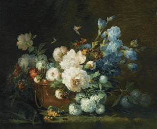 Naturstillleben mit Blumen, Pfingstrosen, Iris, Hortensien in einer Kupferkanne, einem Käfer und Schmetterlingen - Marie Beloux Hodieux — Ansicht des Kunstwerks