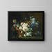 Naturstillleben mit Blumen, Pfingstrosen, Iris, Hortensien in einer Kupferkanne, einem Käfer und Schmetterlingen - Marie Beloux Hodieux — gerahmtes Bild an der Wand