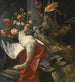 Stillleben mit Pfingstrosen, Rosen und anderen Blumen in einer Terrakottavase mit einem Schwan, einem Pfau und einem Wildschweingeweih, das auf einem roten Draper und einem antiken architektonischen Fragment ruht - Pieter Boel — Ansicht des Kunstwerks