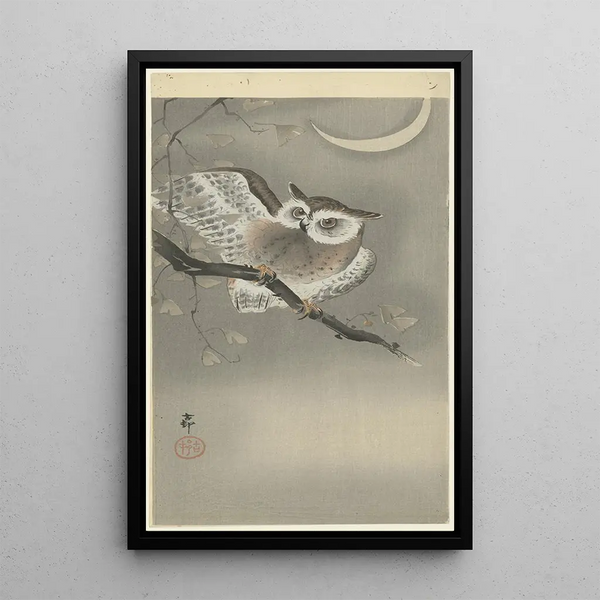 Eulenkopf des mittelgroßen Uhus in einem Ginkgo - Ohara Koson — gerahmtes Bild an der Wand