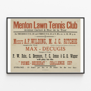 Plakat Menton Lawn Tennis Club, in einem schmalen Rahmen an einer hellen Wand präsentiert.