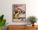 Vintage-Werbeplakat Champagne Scohyers de Dorlodot, eingerahmt über einer Holzkommode, zwischen Pflanzen.