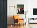 Vintage-Werbeplakat Royal Melchior, grand mousseux, gerahmt im Wohnzimmer mit einem orangefarbenen Sessel und einer Stehlampe.