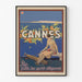 Vintage-Poster "Cannes, die eleganten Sportarten", in einem schmalen Rahmen an einer hellen Wand.