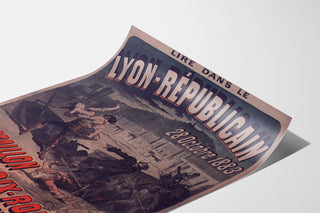Vintage-Plakat «Lyon Républicain, Bataillon Croix-Rousse», auf einer gebogenen Papierseite dargestellt, perspektivische Ansicht.