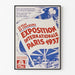 Vintage-Poster Paris 1937, internationale Ausstellung, in einem schmalen Rahmen an einer hellen Wand.