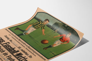 Vintage-Poster Sarreguemines, Fußballspiel, auf einer gebogenen Papierseite liegend, perspektivisch dargestellt.