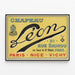 Vintage-Poster Chapeau Léon - 21 Rue Daunou Paris — gerahmtes Bild an der Wand