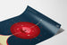 Dekoratives Poster Deep Space Atomic Clock NASA Rot