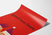 Roter Wanddekoration-Poster mit geometrischer Illustration und Text 'geef een boek'