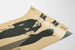 Vintageposter in Schwarz und Beige mit zwei eleganten Männern im Zylinder