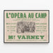Vintage-Poster Opernhaus Comique L'Opéra au Camp — gerahmtes Bild an der Wand