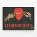Vintage-Dekorposter Herz und Revolver – Leidenschaft — gerahmtes Bild an der Wand