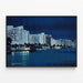 Miami Beach Skyline Nachtposter — gerahmtes Bild an der Wand