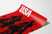 Dekoratives Poster USA Cowboys in schwarzer Silhouette auf rotem Hintergrund